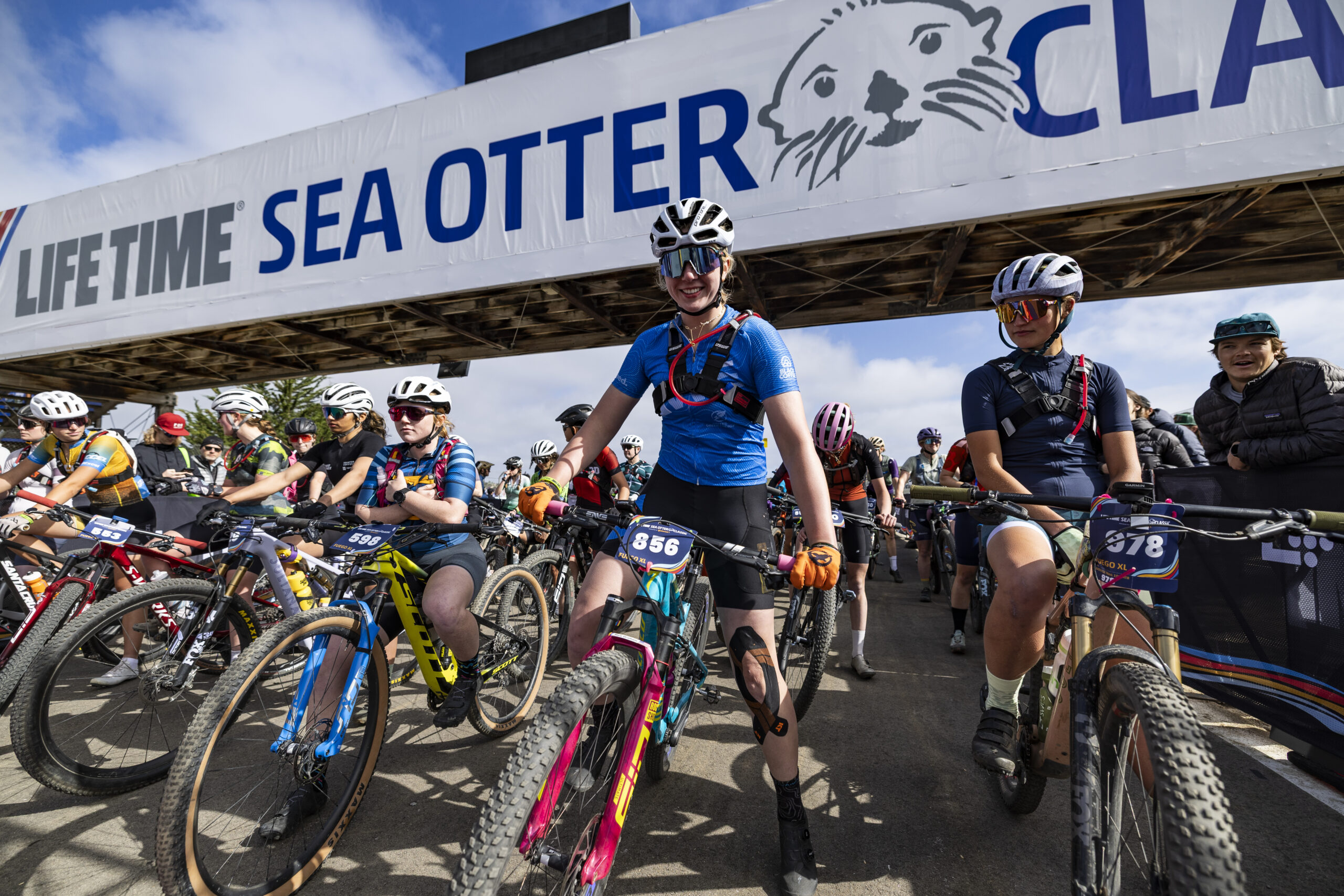 SeaOtter_2025_Fuegos1